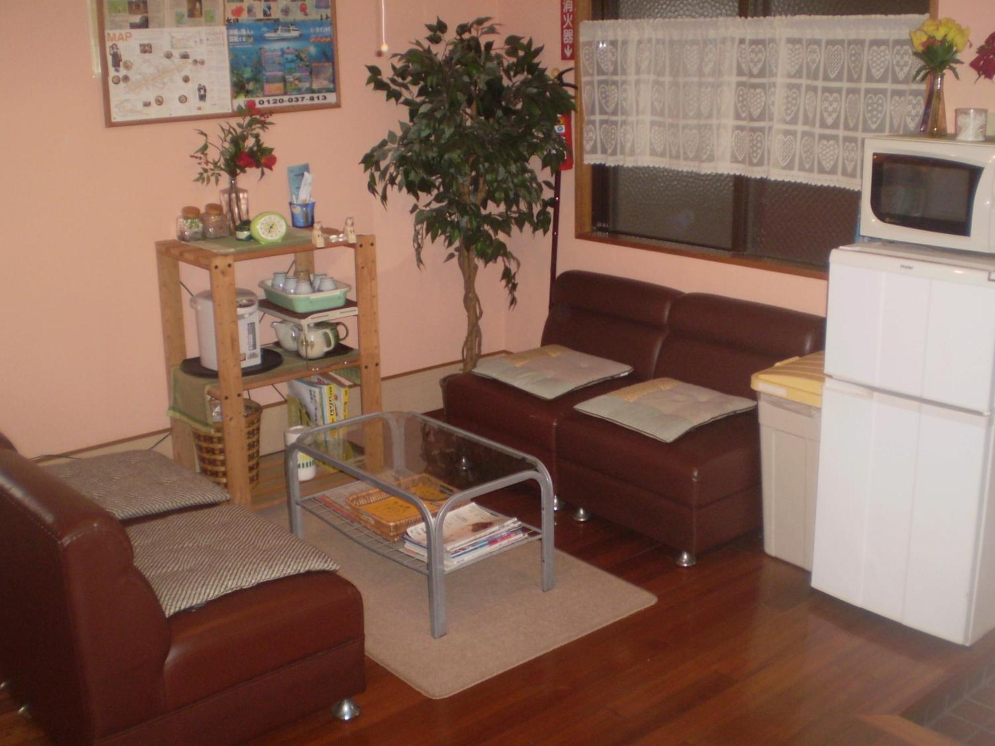 Hostel Hakuseiso Naha Extérieur photo