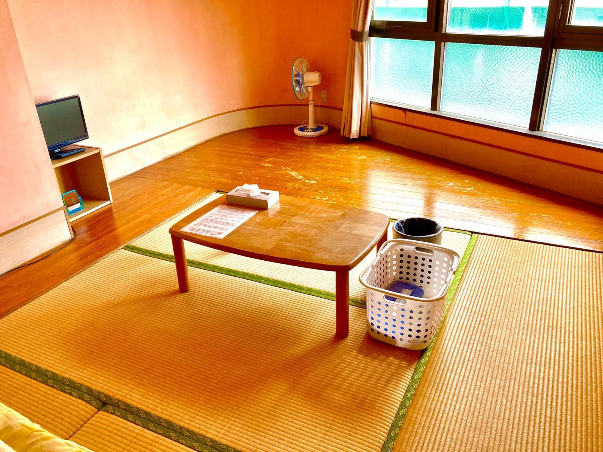 Hostel Hakuseiso Naha Extérieur photo